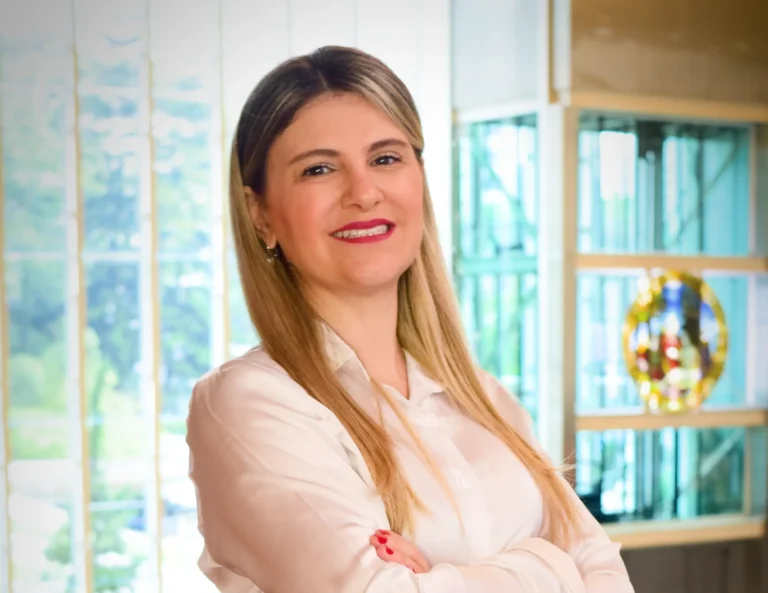 Alline Cezarani